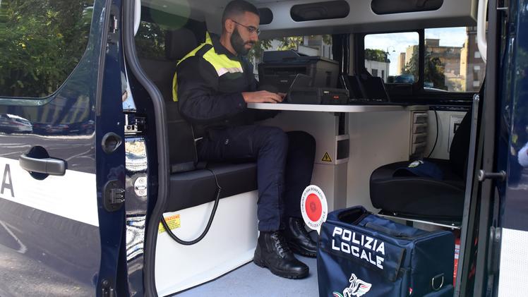 Giuseppe Iacobucci sul nuovo ufficio mobile della Polizia locale   DIENNE