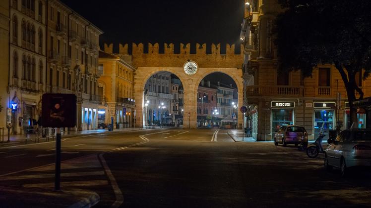 Coprifuoco in centro storico a Verona (Marchiori)