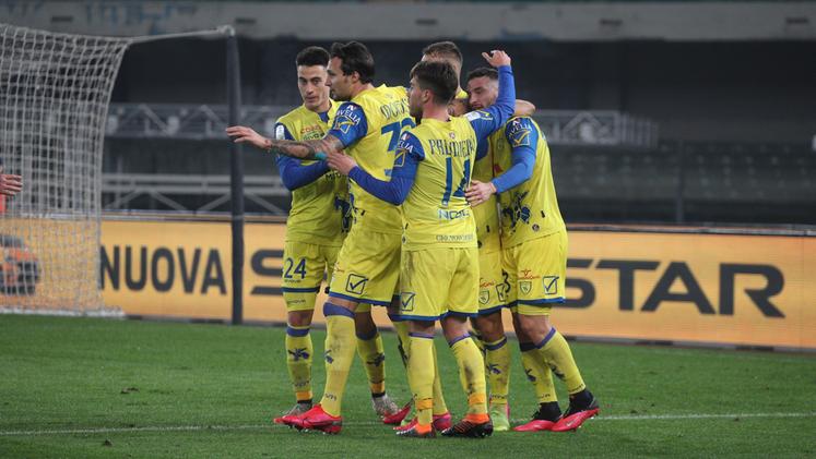 I giocatori del Chievo esultano dopo un gol segnato alla Reggina (FotoExpress)