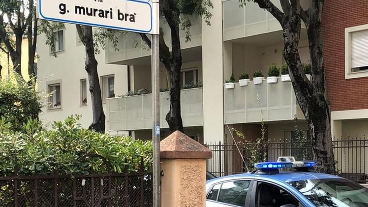 La polizia intervenuta in una pasticceria in via Murari Brà 