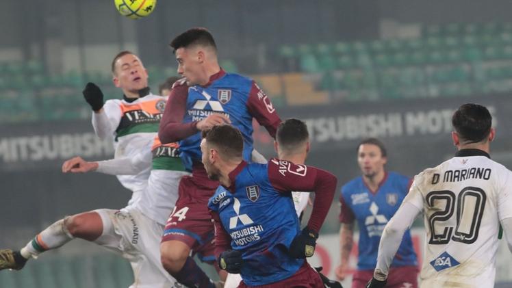 Chievo- Venezia 1-1 del 30/12/20 colpo di testa di Viviani che offre a Gigliotti l’assist del pareggio FOTOEXPRESS