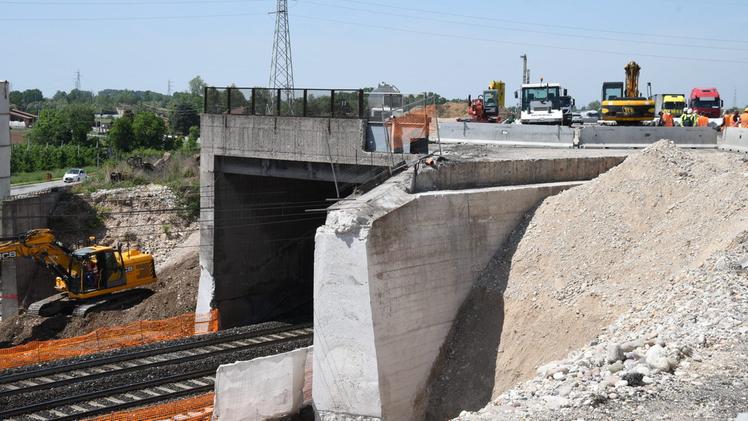 Imponenti i lavori per la realizzazione della terza corsia della A4 e per l’ampliamento della tangenziale sud FOTOSERVIZIO PECORA