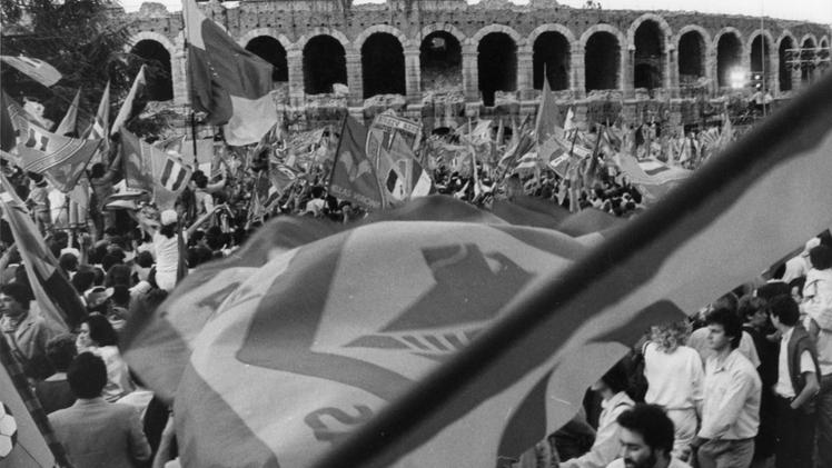 La festa in Bra dei tifosi dell'Hellas per lo scudetto, il 12 maggio 1985