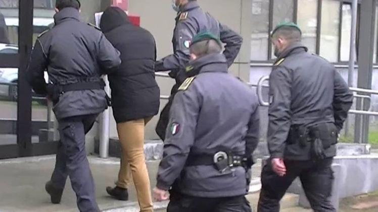 L’arresto La guardia di Finanza di Modena durante uno degli arresti