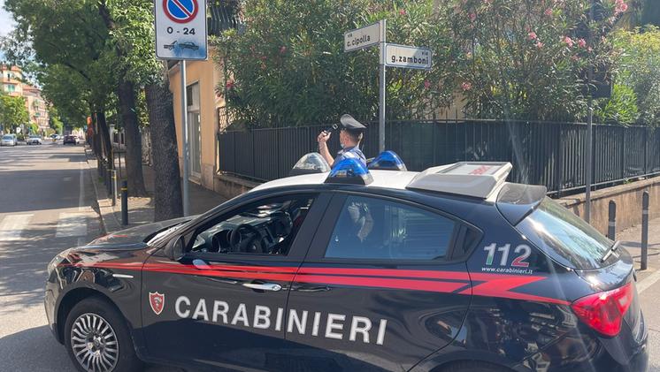 I carabinieri in via Cipolla
