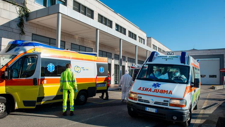 Ambulanze all'ospedale di Borgo Trento