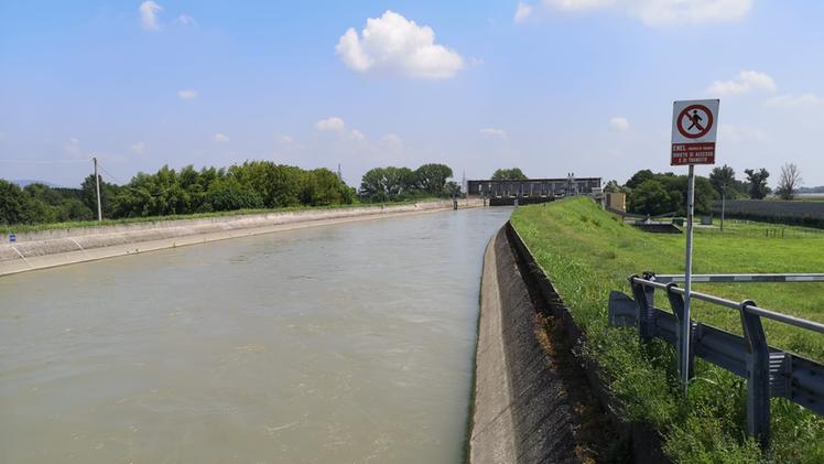 La diga del canale Sava a Zevio (Diennefoto)