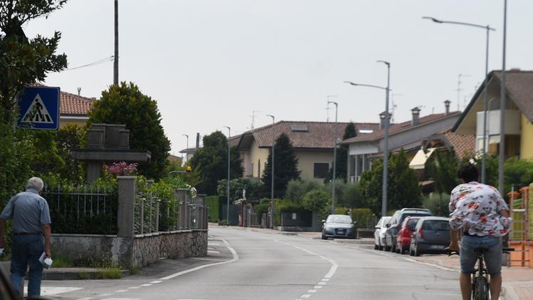 Strada la Rizza  nella frazione di Rizza presa d’assalto dal traffico di attraversamento diretto verso Verona   FOTO PECORAVia Poiani
