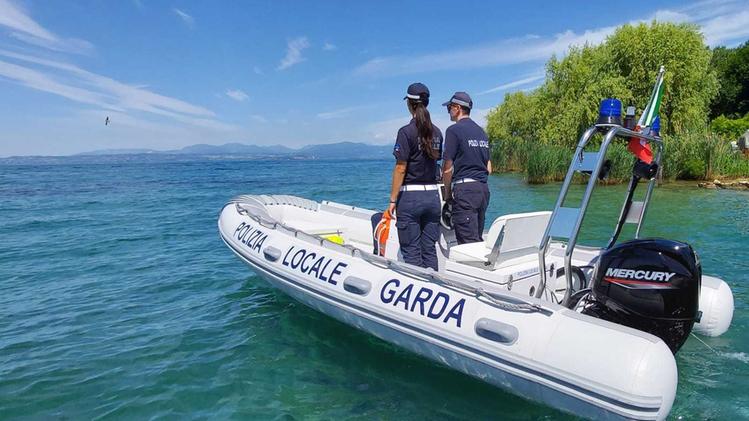 Il Comune di Garda ha istituito il servizio di controllo anche sulle acque del lago