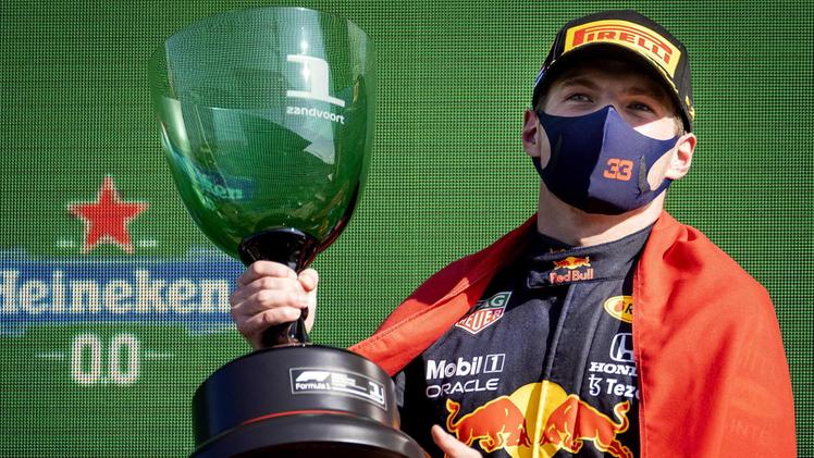 Max Verstappen  (Red Bull Racing) ha vinto il Gp d’Olanda sul circuito  di Zandvoort e guida la classifica piloti