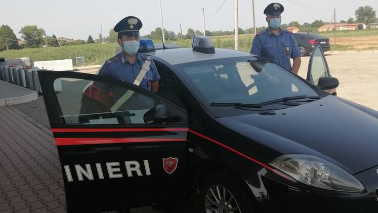 I carabinieri hanno arrestato e trasferito in carcere il rapinatore