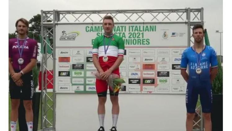 Elia Viviani sul podio dei Campionati italiani su pista (photo-medium)