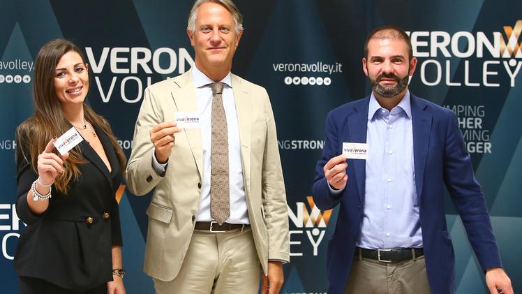 Martina Flego, Stefano Fanini e Fabio Venturi mostrano la VeronaViva Card SERVIZIO FOTOEXPRESSStefano Fanini presidente di Verona Volley