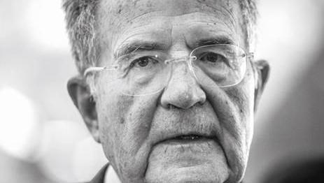 La copertina del libro di Romano Prodi «Strana vita, la mia»