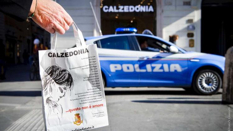 Calzedonia e la Polizia insieme nella campagna di sensibilizzazione contro la violenza sulle donne