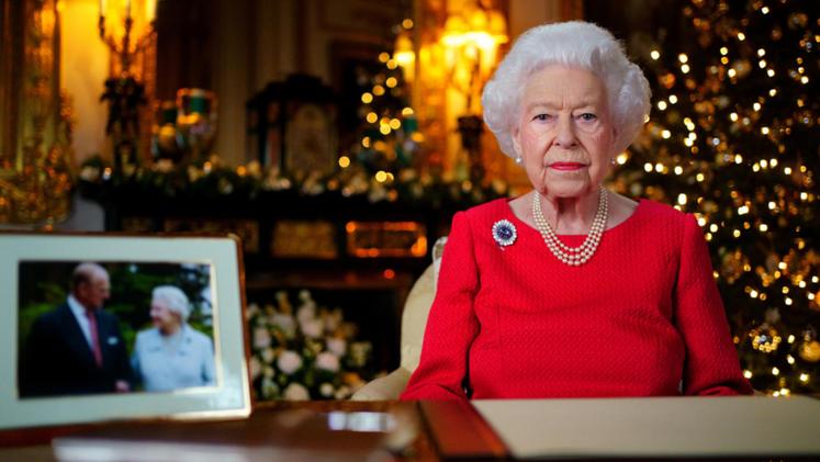 La regina Elisabetta II durante il discorso di Natale