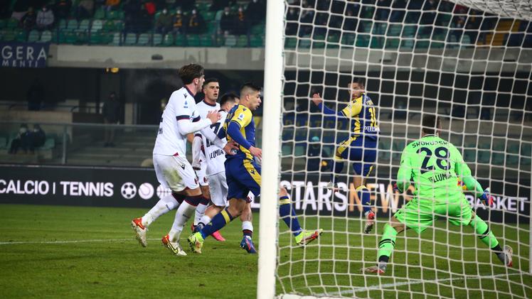 Il gol di tacco di Caprari al Bologna (Fotoexpress)