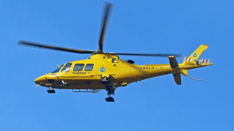 L'elicottero del Suem ha portato in salvo i due escursionisti