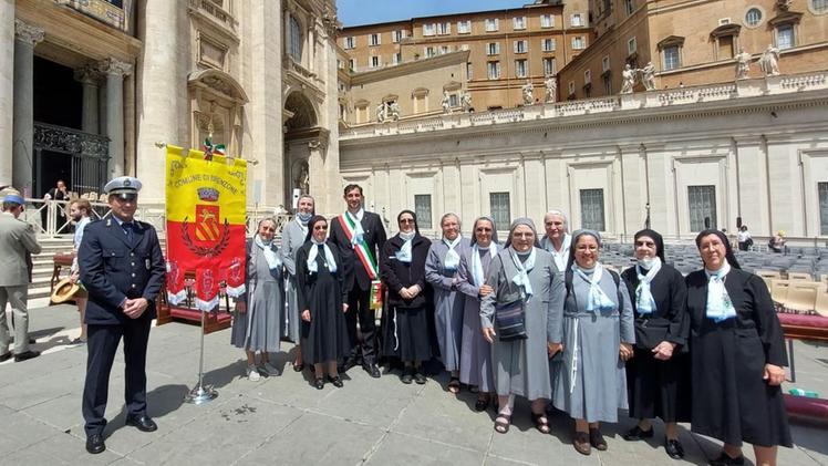 Una parte della delegazione partita da Brenzone per la cerimonia di canonizzazione