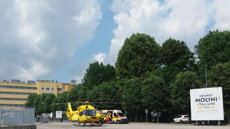 I soccorsi A Coriano è atterrato l’elicottero di Verona Emergenza
