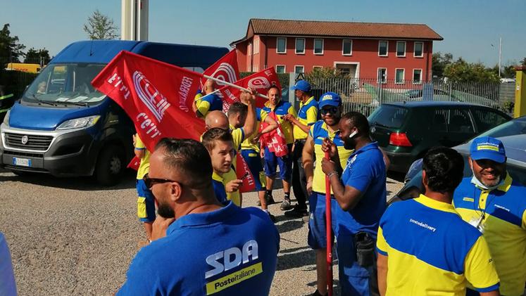 La protesta dei lavoratori Sda di Verona