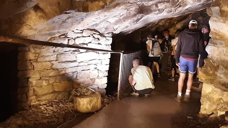 La miniera Visitatori alla Pesciara di Bolca, una delle miniere di fossili più importanti al mondo