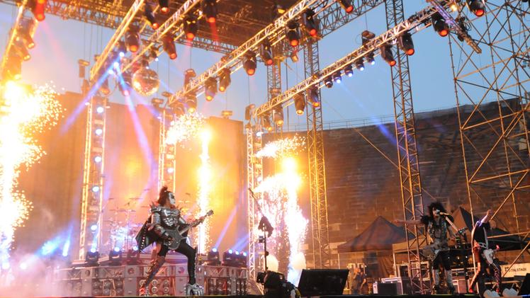 Il concerto dei Kiss in Arena nel 2015: anche allora effetti speciali pirotecnici