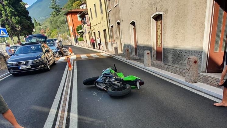 La moto che ha investito il ragazzino a Cassone di Malcesine mentre attraversava la strada