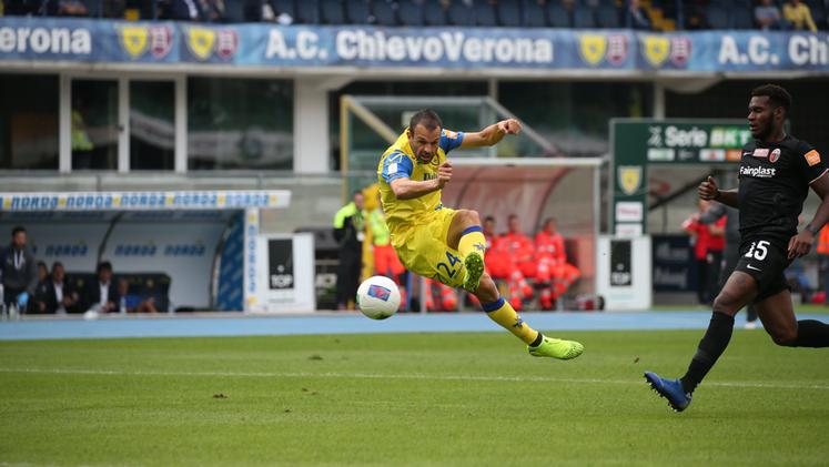 Riccardo Meggiorini con la maglia del Chievo