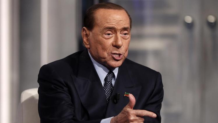L’ex premier Silvio Berlusconi, leader di Forza Italia, si candida al Senato