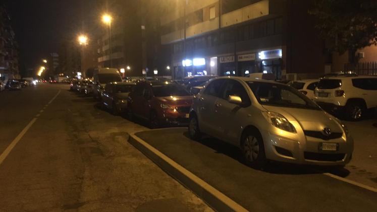 Stop alla sosta selvaggia Durante le partite del Verona le auto sono parcheggiate un po’ ovunque