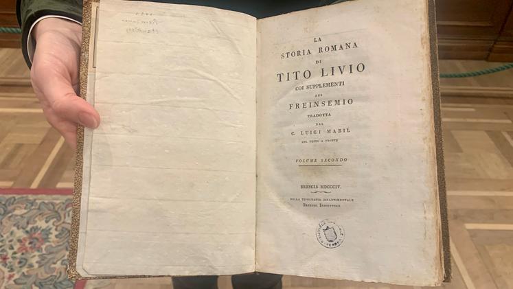 Il volume del 1804 ritrovato e riconsegnato al Comune