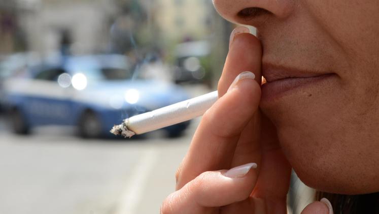 La legge Sirchia vietò il fumo nei locali pubblici