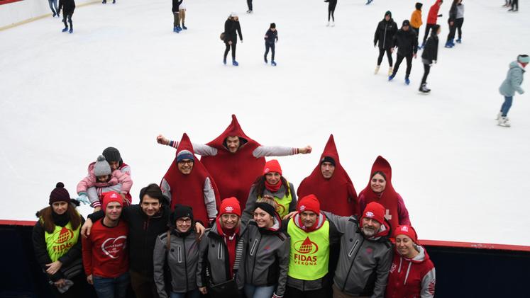Il gruppo di donatori di sangue che ha dato vita all’evento «Fidas on ice»