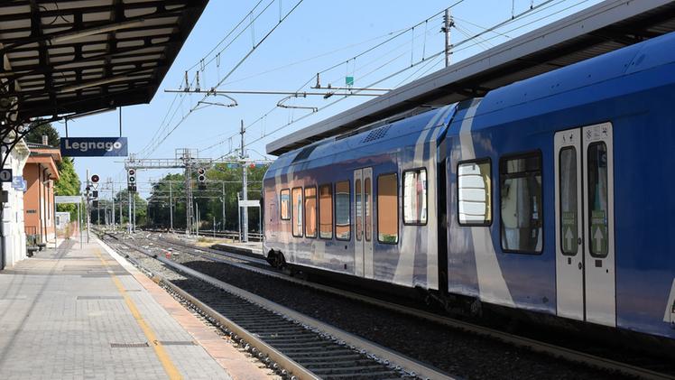 La stazione ferroviaria  di Legnago È il nodo principale della linea Verona-Rovigo appaltata a Trenitalia