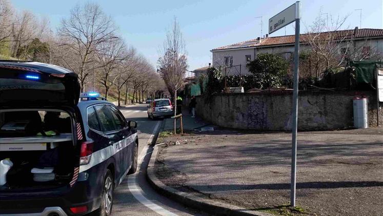 La polizia locale sull'incidente in via Galilei, questa mattina