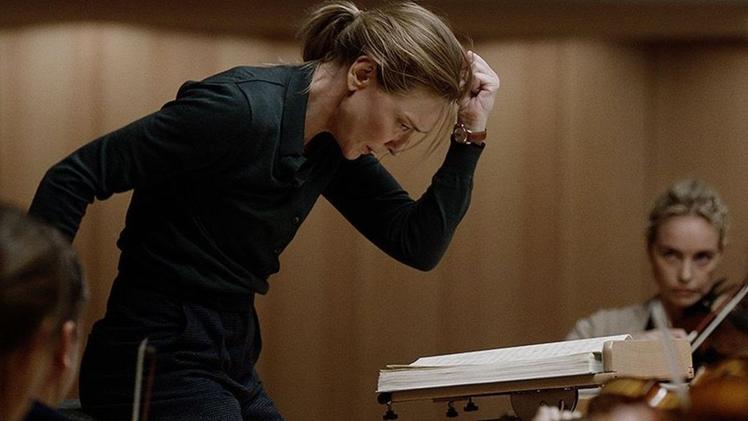 Cate Blanchett protagonista del film «Tàr» diretto da Todd Field: sarà in sala a partire da domani anche in Italia 