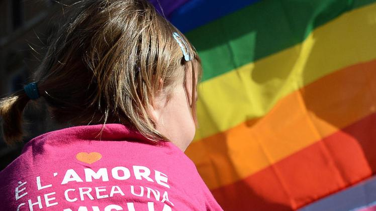 Roma Una bambina durante un momento del Gay Pride ANSA