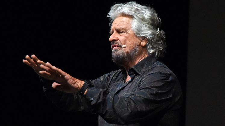 Beppe Grillo durante lo spettacolo a Cerea