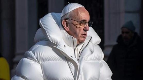 L'immagine fake del papa in piumino bianco extralarge